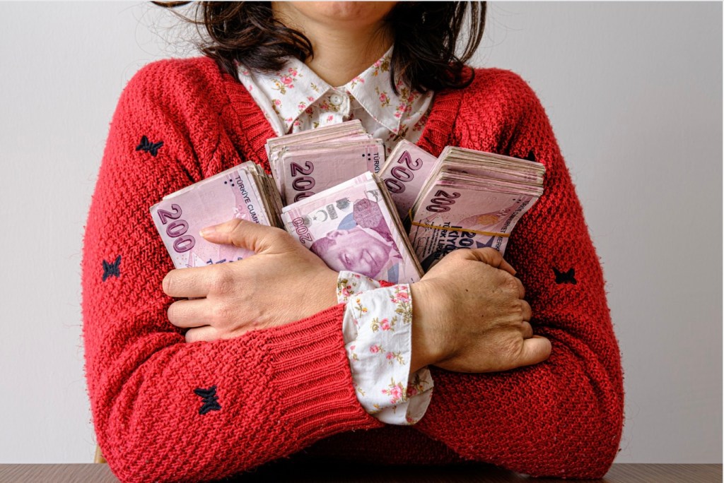 இன்றைய இறைமொழி. திங்கள், 23 அக்டோபர் 2023.  கடவுள் முன்னிலையில்&nbsp;செல்வம்.