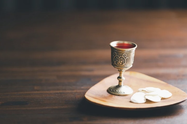 இன்றைய இறைமொழி. ஞாயிறு, 18 ஆகஸ்ட் ’24. இணைந்திருத்தல்